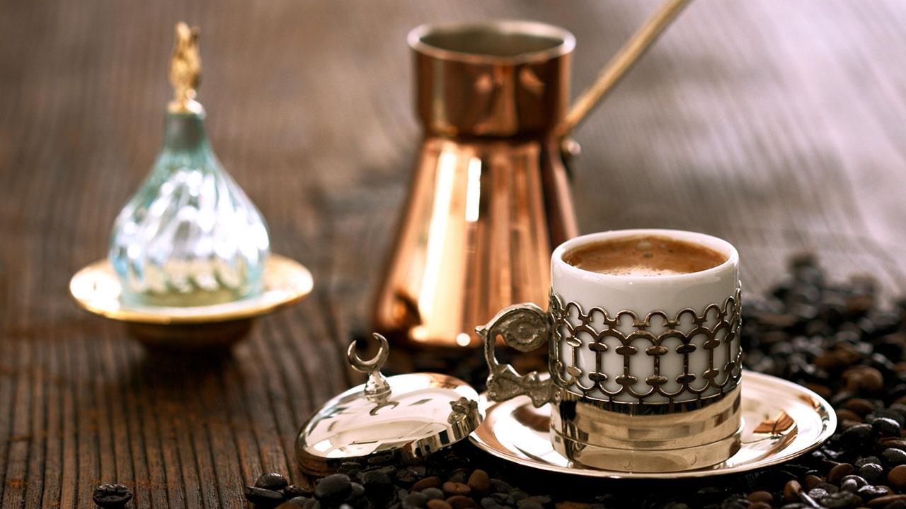 Sütlü türk kahvesi